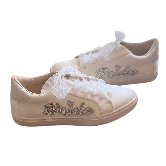 NWOT Betsey Johnson x David’s Bridal Bride Sneakers Size 7 - Picture 1 of 9